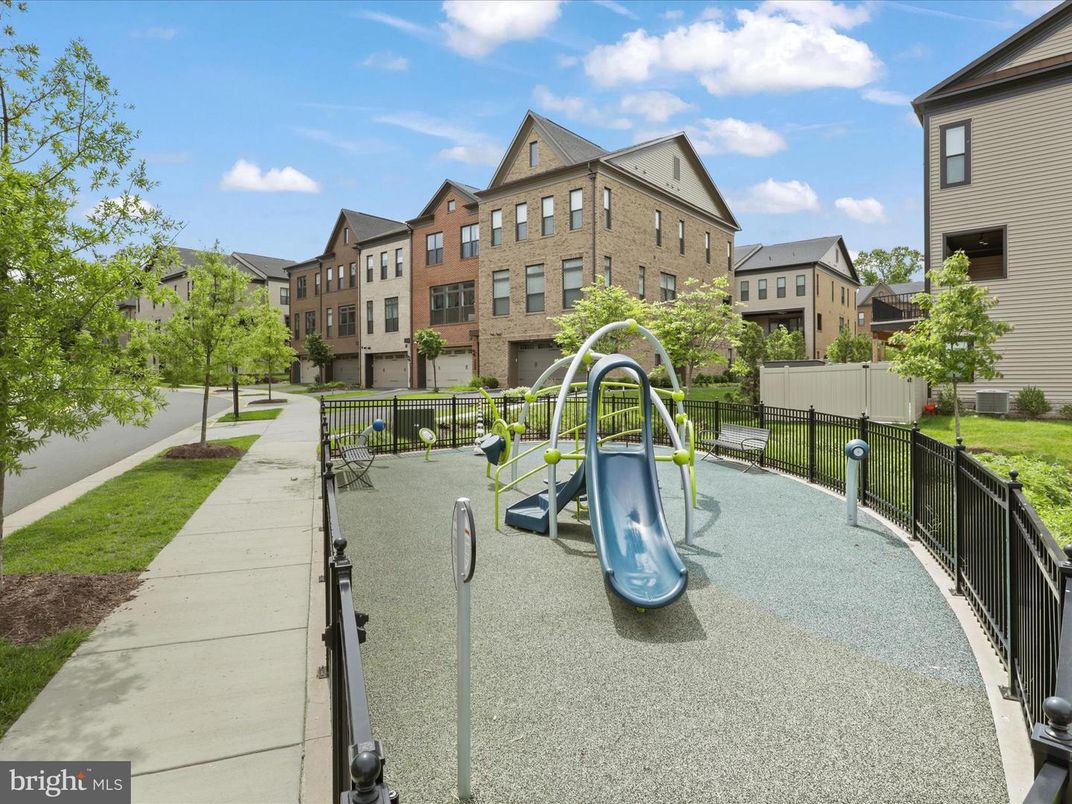 Backyard, Exterior, Playground