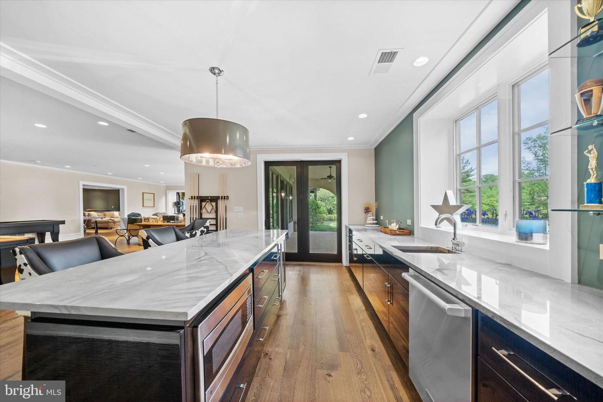 Interior, Kitchen, Pendant Lights, Recessed Lighting, Wood Texture Flooring