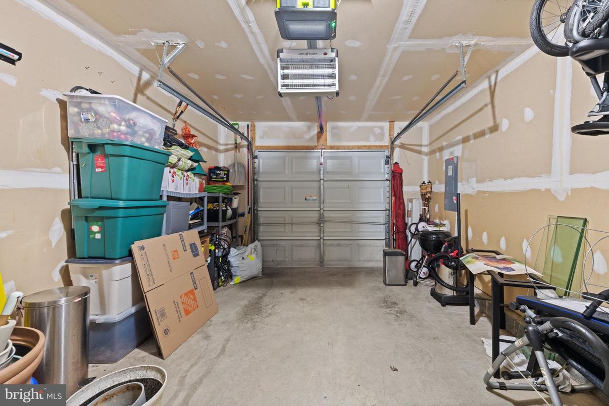 Garage, Interior