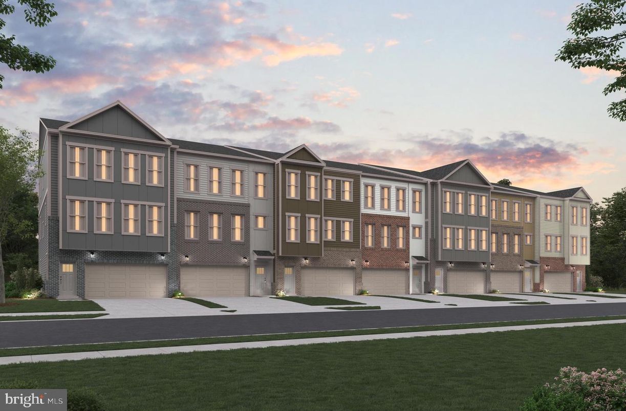 Attached, Exterior, Facade, Rowhouse