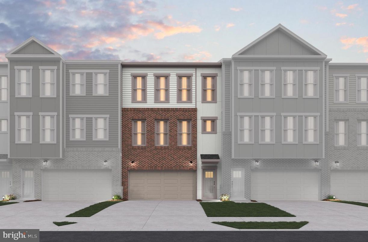 Attached, Exterior, Facade, Brick Facade, Rowhouse
