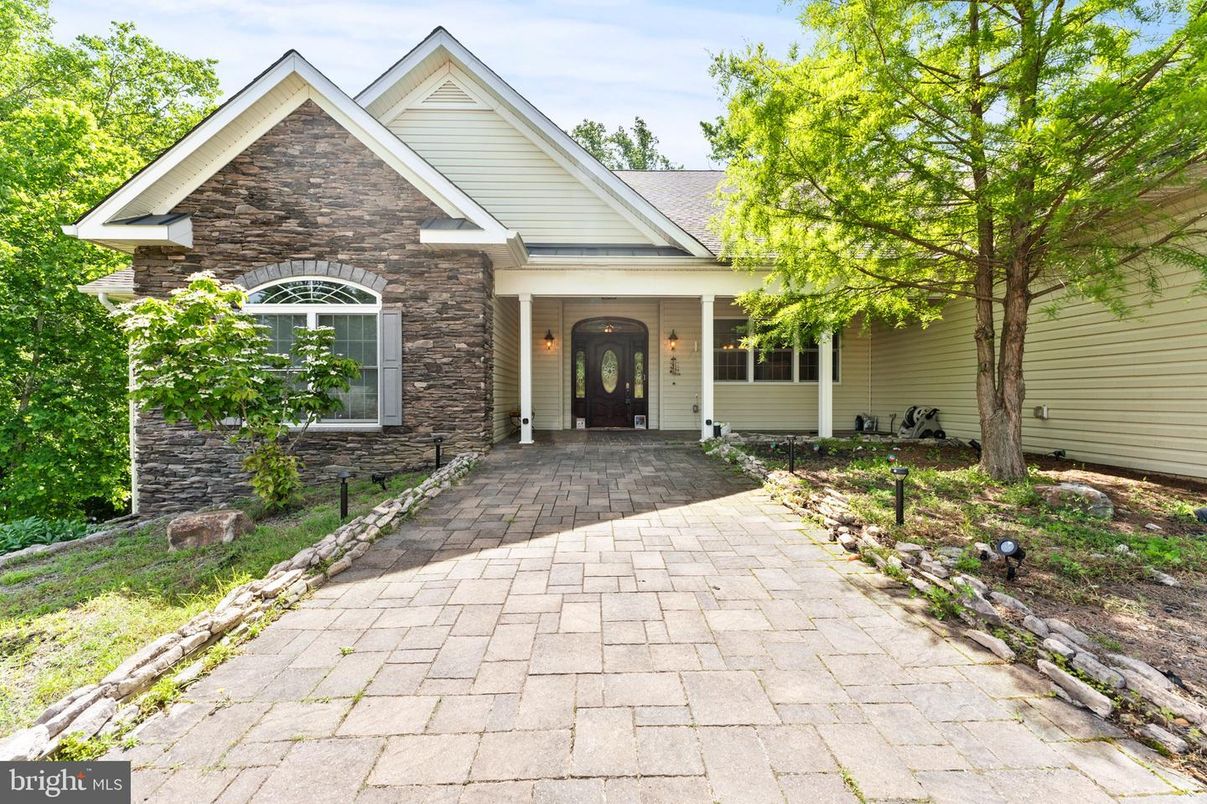 Exterior, Facade, Brick Traditional
