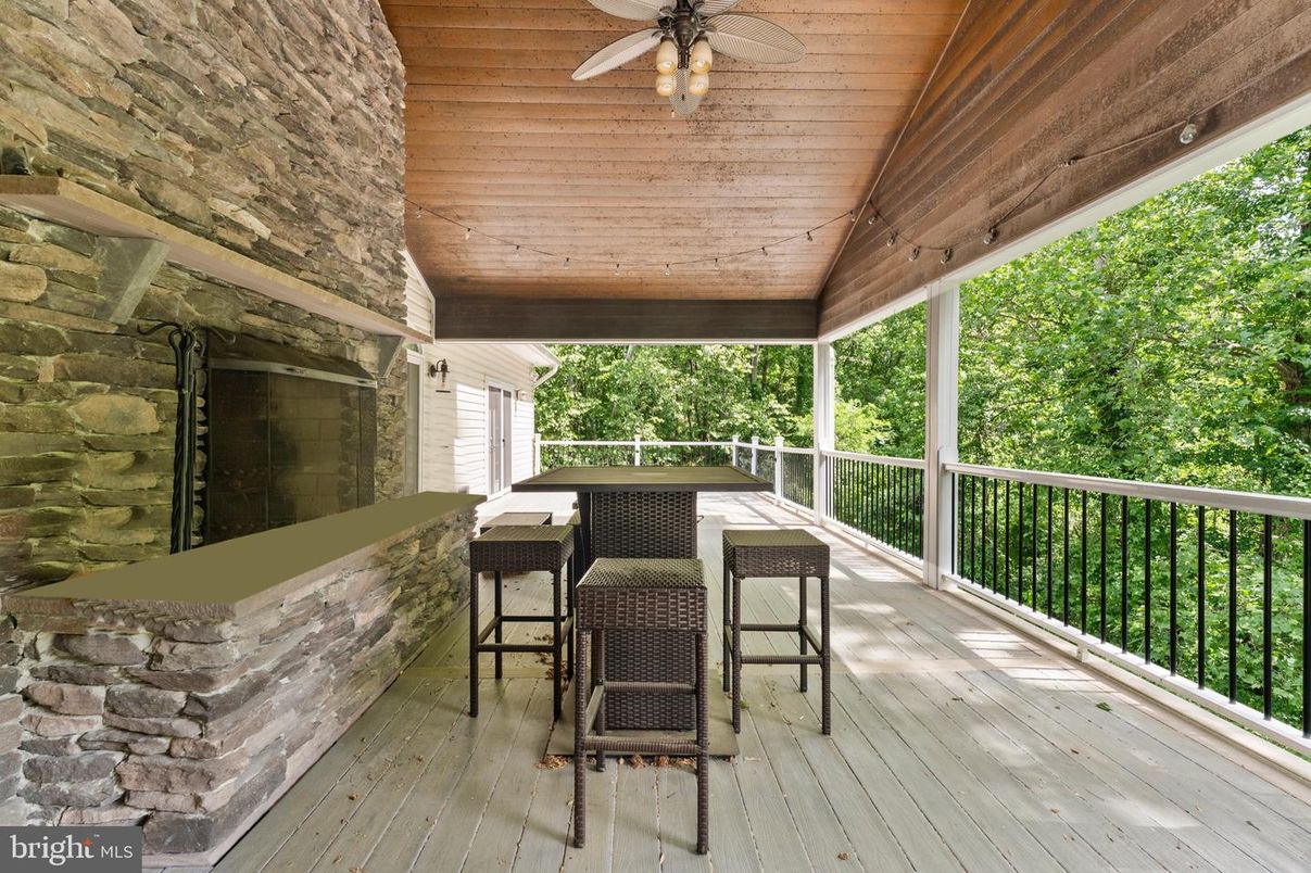 Exterior, Wood Texture Flooring