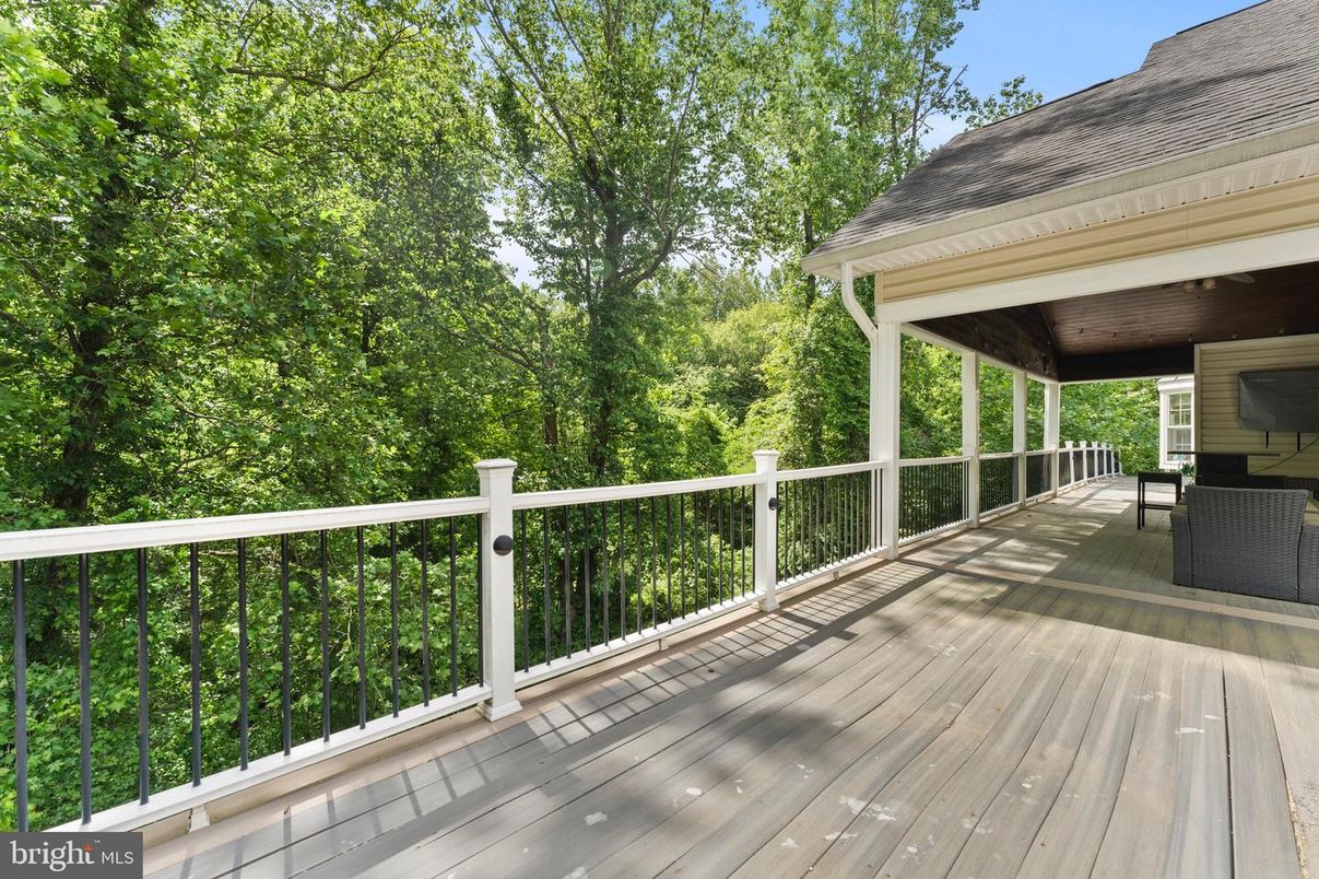 Exterior, Wood Texture Flooring