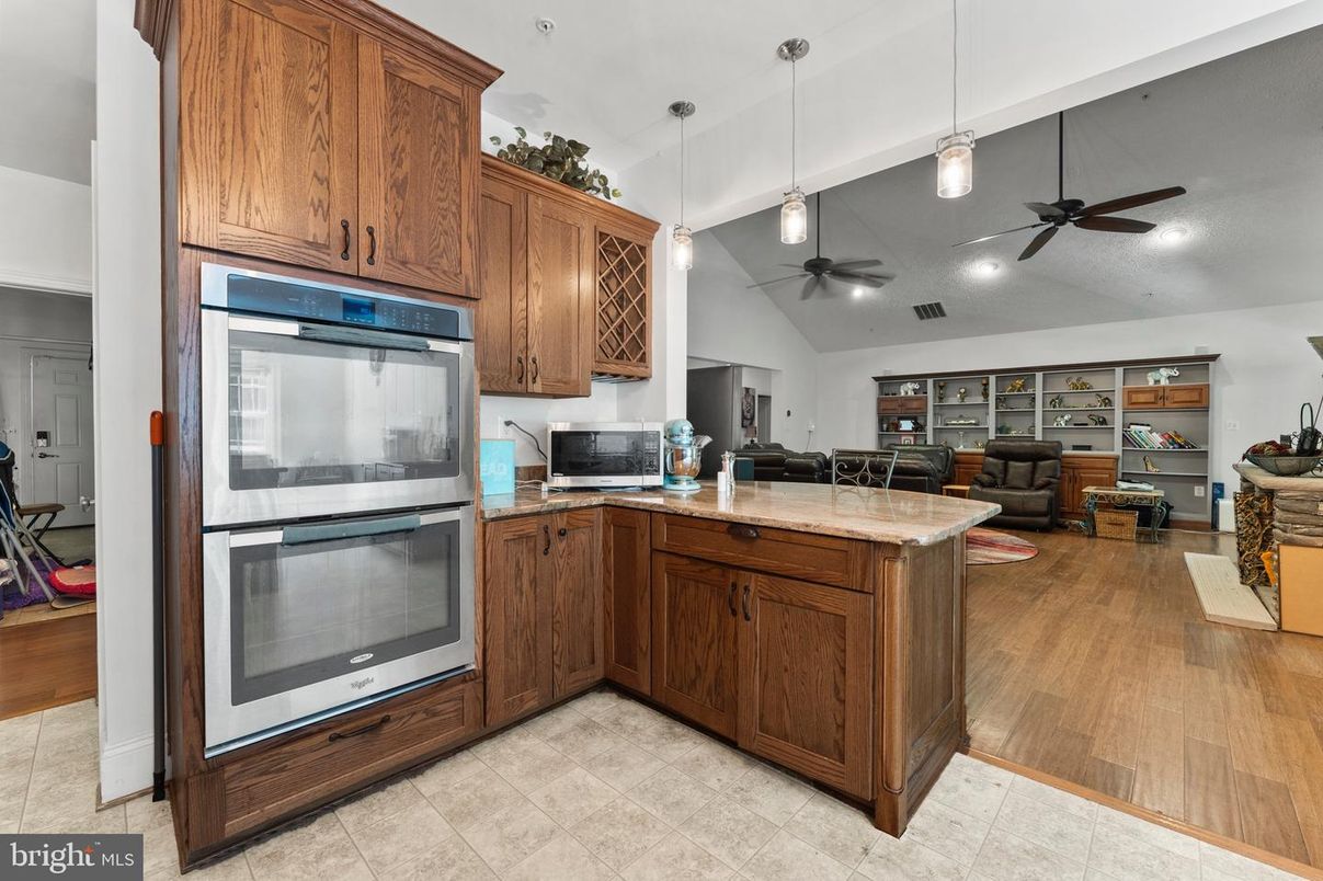 Interior, Kitchen, Living room, Pendant Lights, Recessed Lighting, Stainless Steel Appliances, Wood Texture Flooring