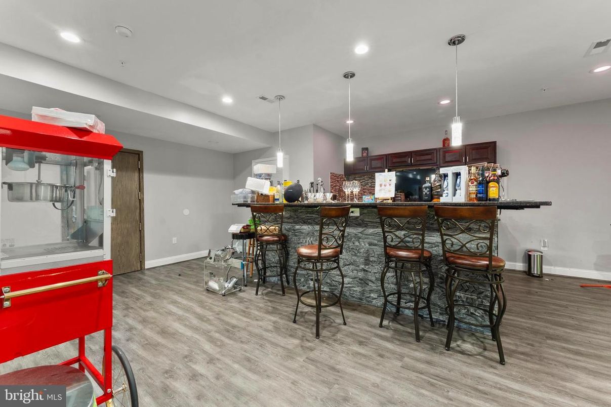 Interior, Pendant Lights, Recessed Lighting, Wood Texture Flooring