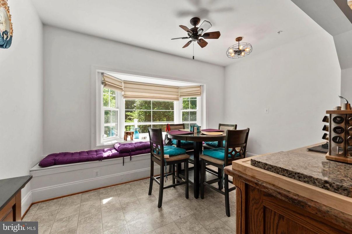 Chandelier, Dining room, Interior