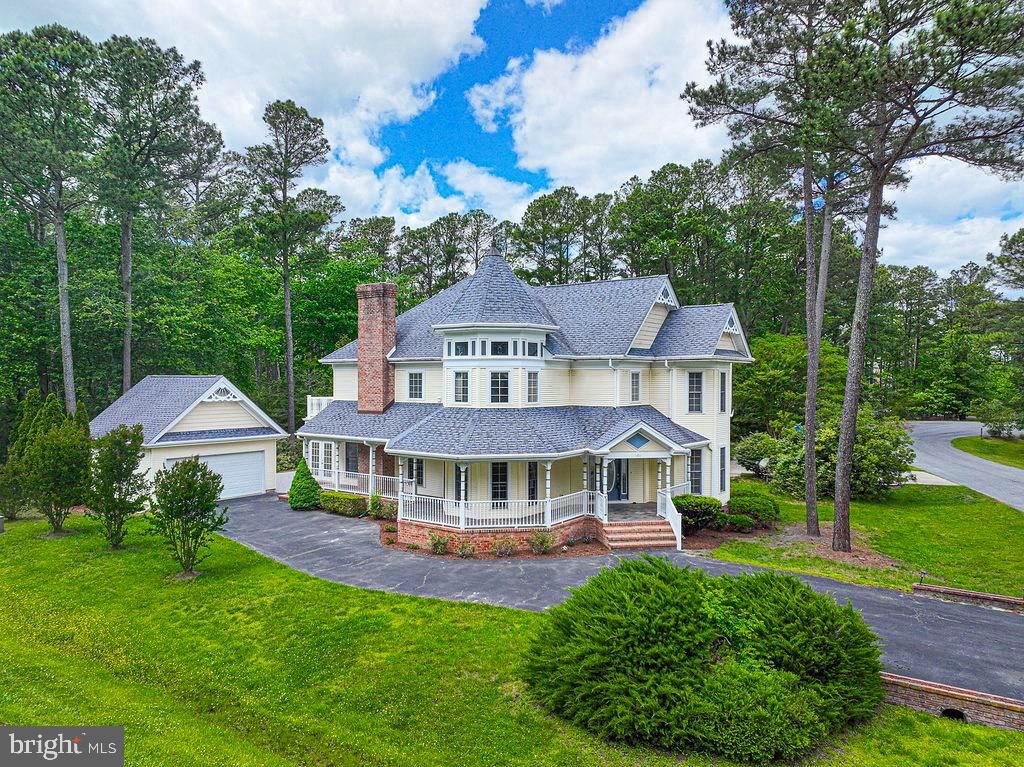 Backyard, Detached Garage, Exterior, Facade, Queen Anne Victorian
