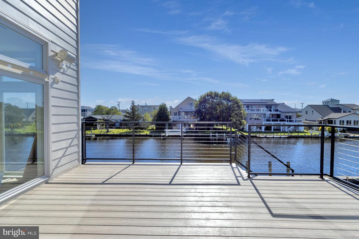 Exterior, Water