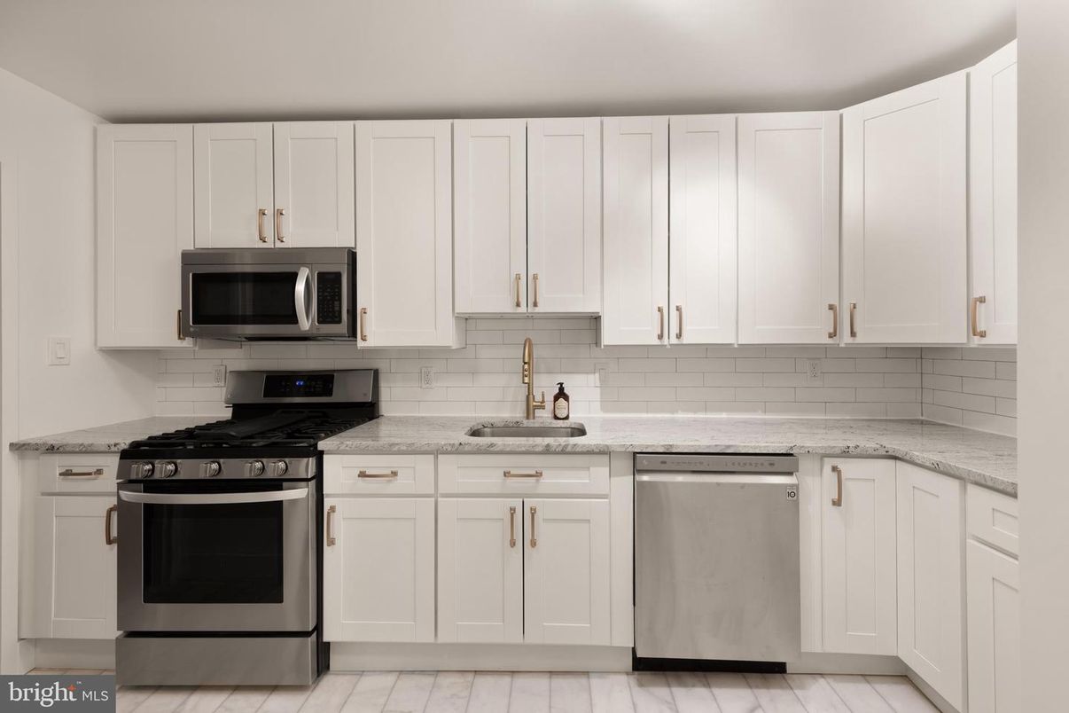 Interior, Kitchen, Stainless Steel Appliances