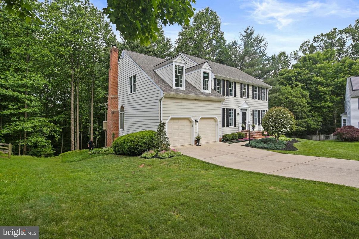 Attached, Backyard, Exterior, Facade, Georgian