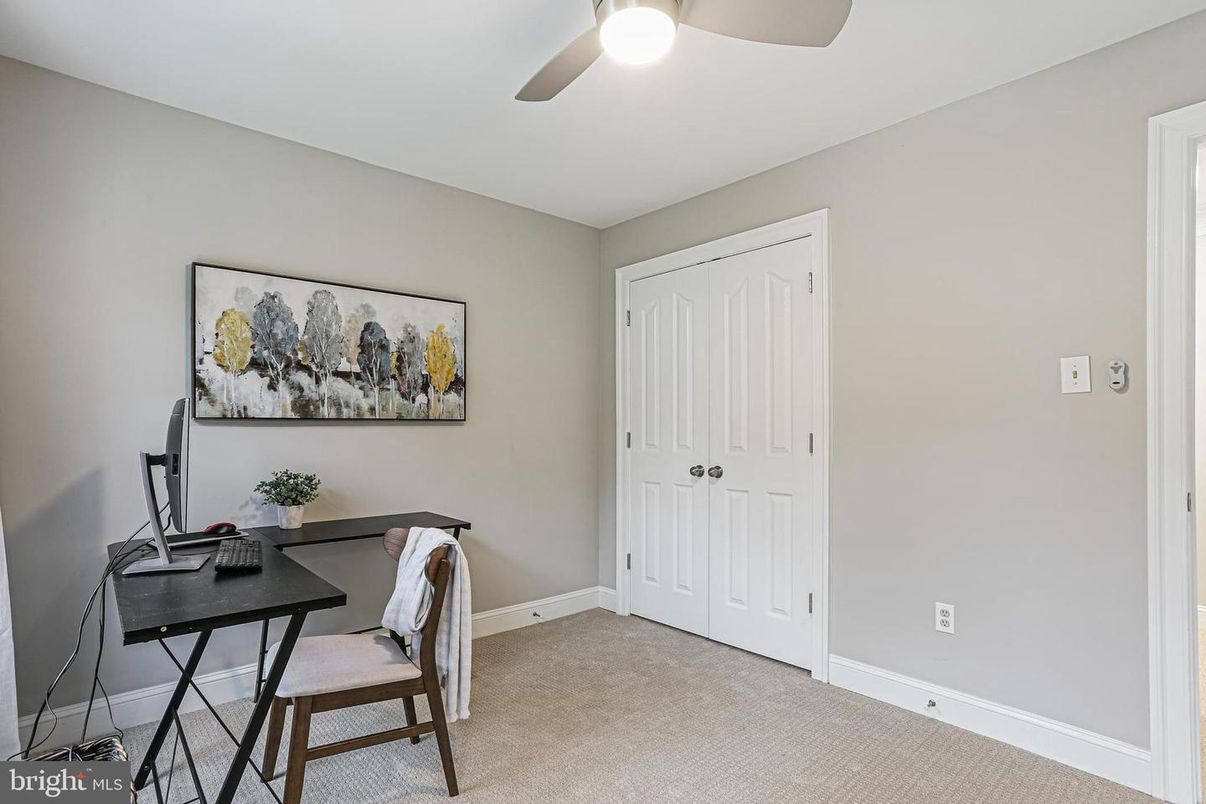 Home Office, Interior