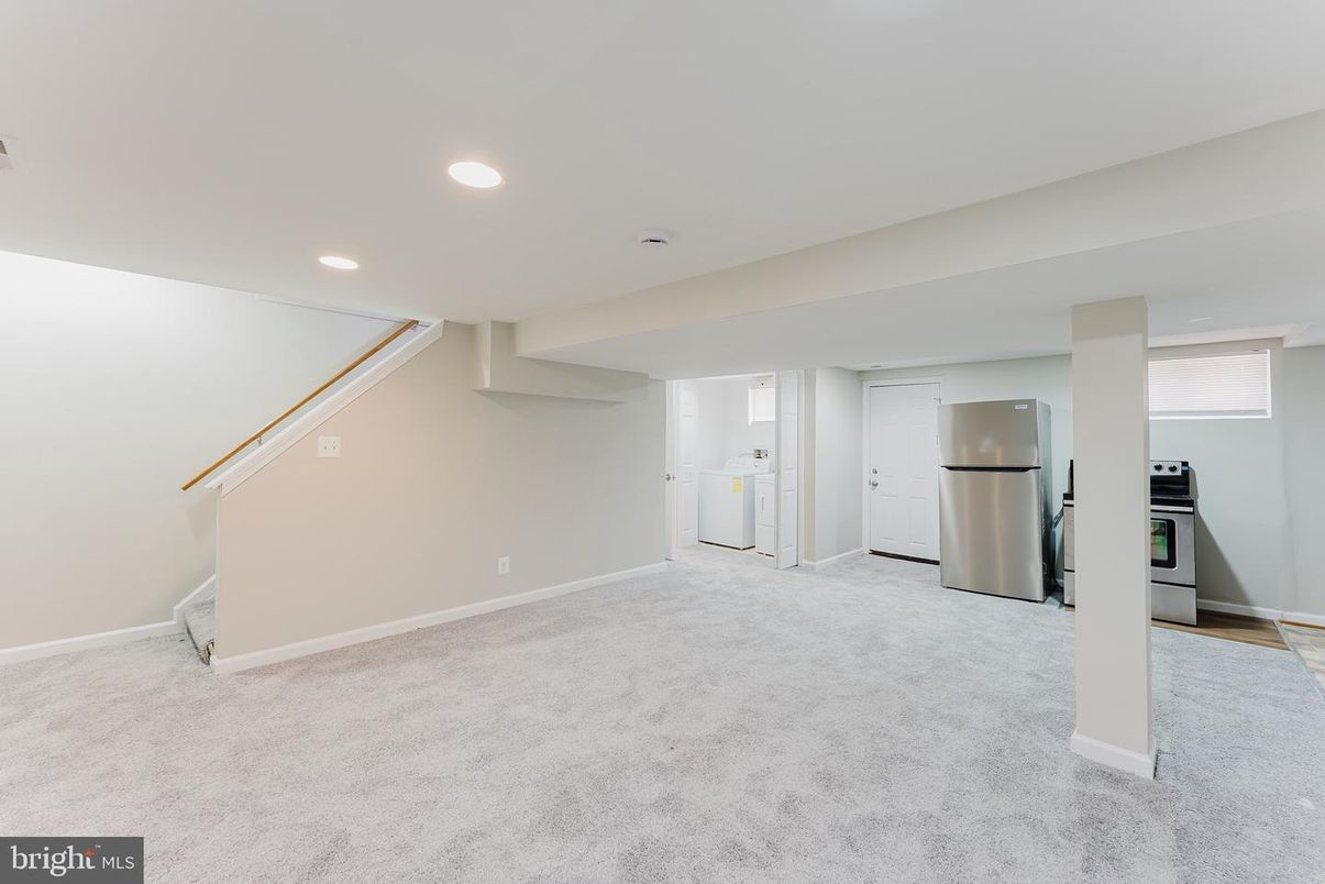 Empty room, Interior, Kitchen, Recessed Lighting