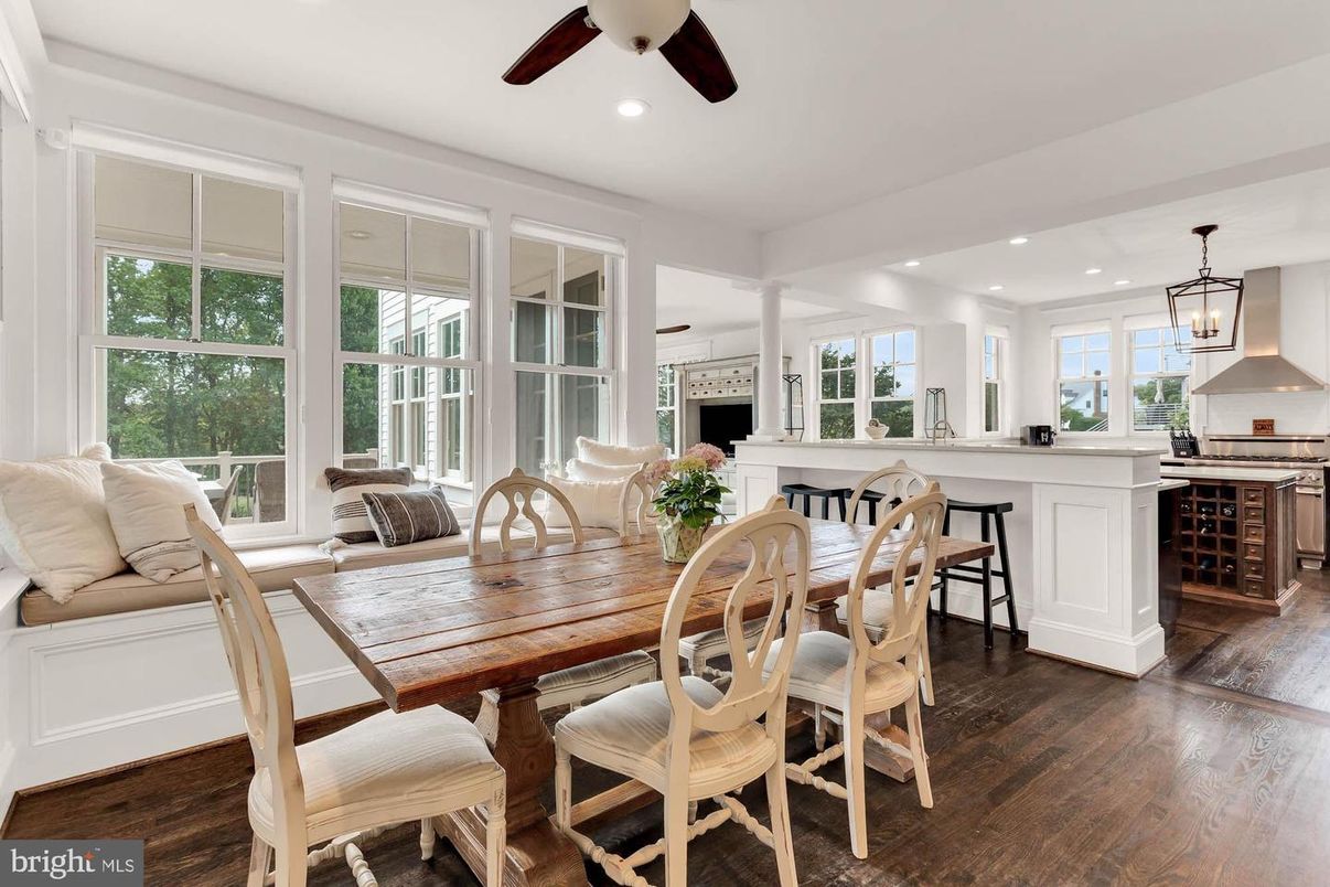 Dining room, Interior, Kitchen, Pendant Lights, Recessed Lighting, Wood Texture Flooring