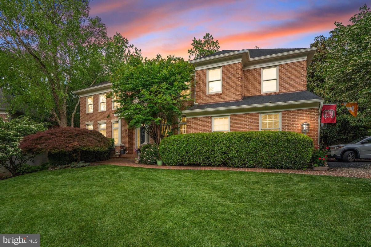 Exterior, Facade, Brick Facade, American Foursquare