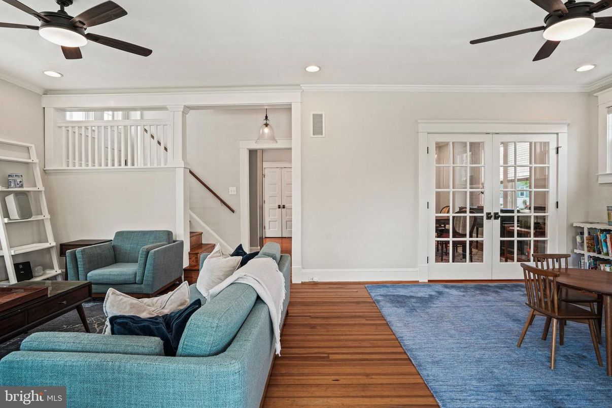 Dining room, Interior, Pendant Lights, Recessed Lighting, Wood Texture Flooring