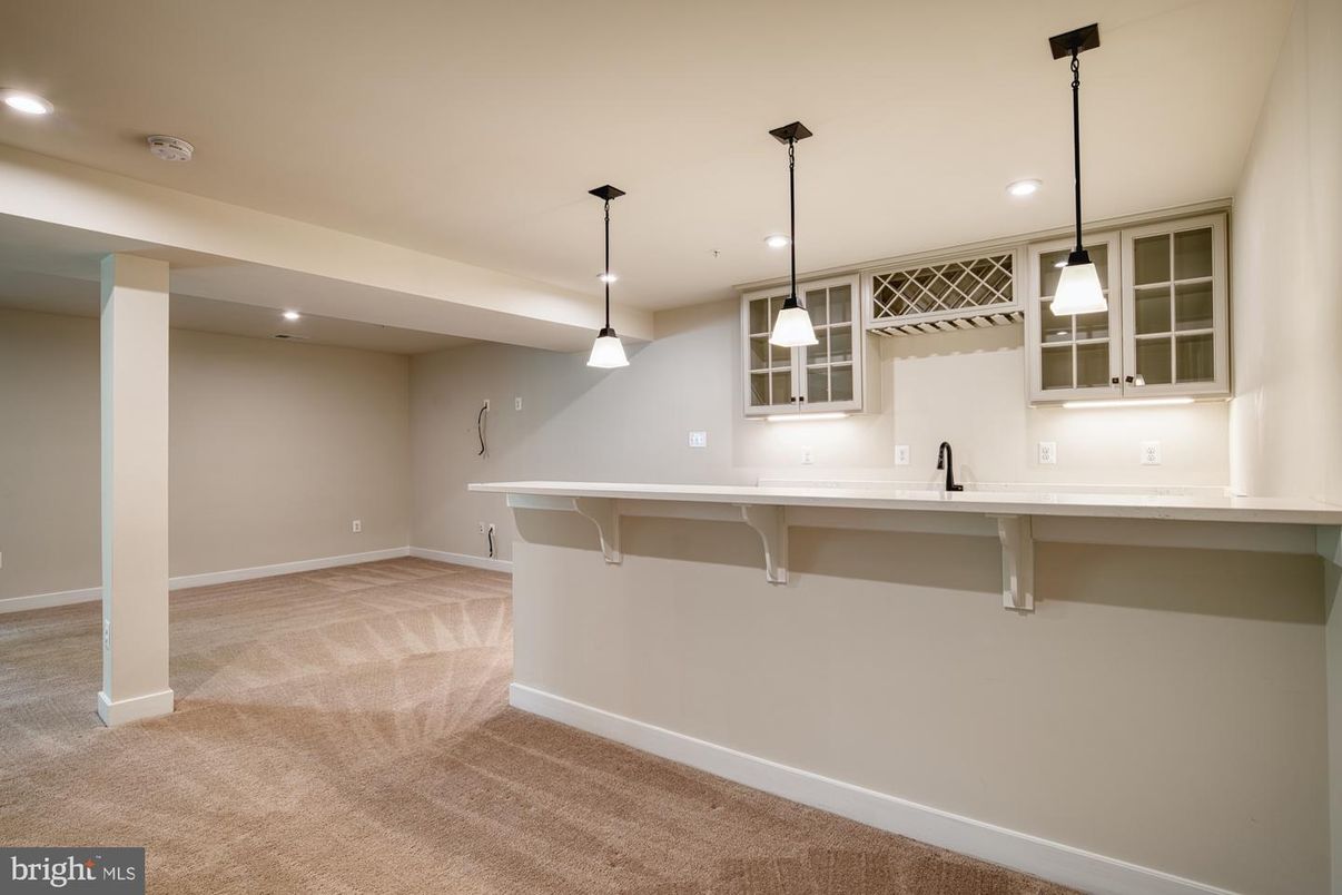 Empty room, Interior, Pendant Lights, Recessed Lighting