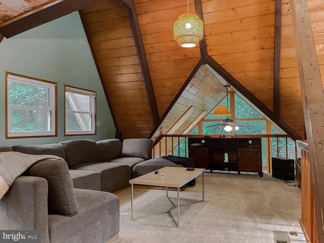 Interior, Living room, Pendant Lights, Wooden Ceilings, Wooden Walls
