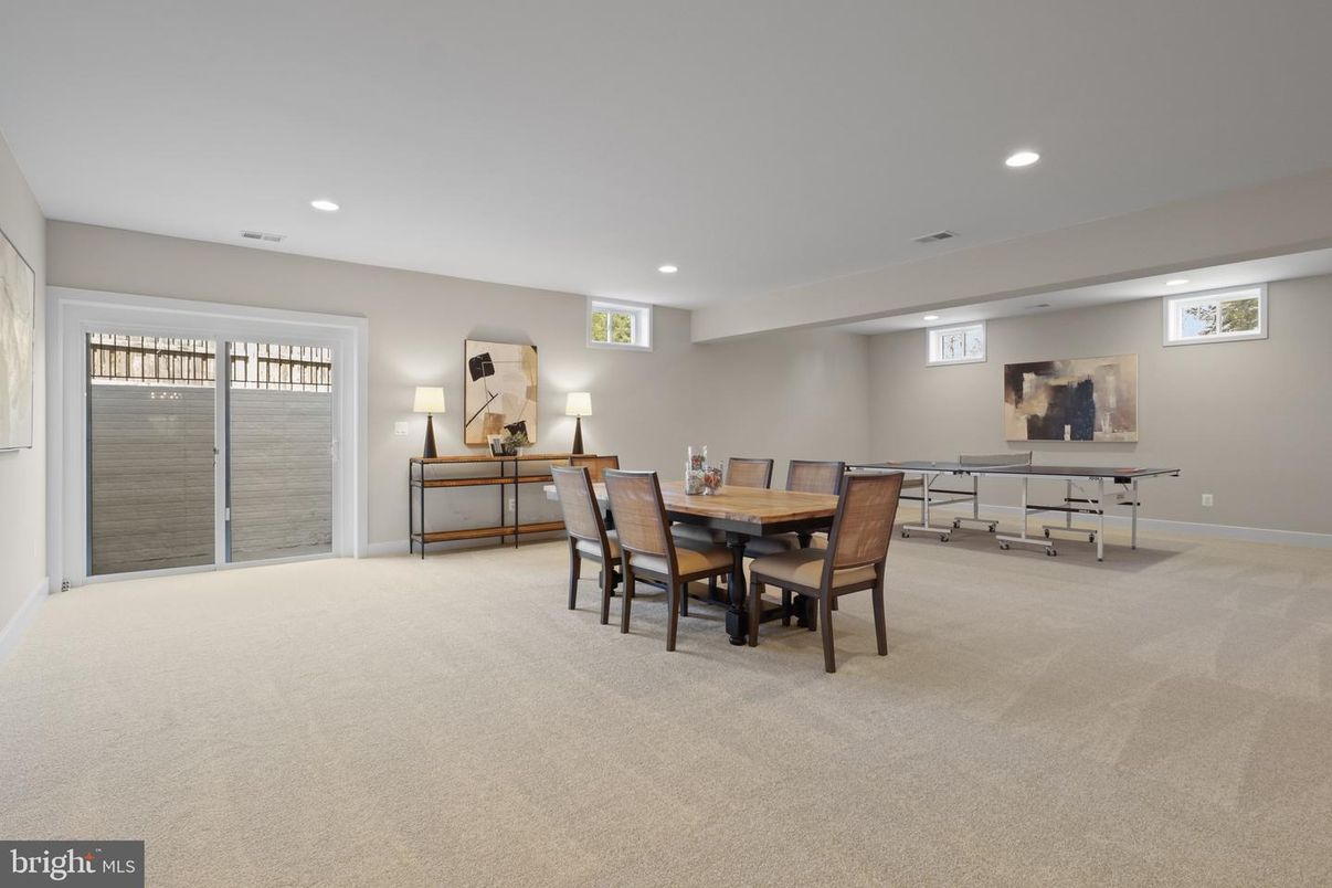 Dining room, Interior, Recessed Lighting