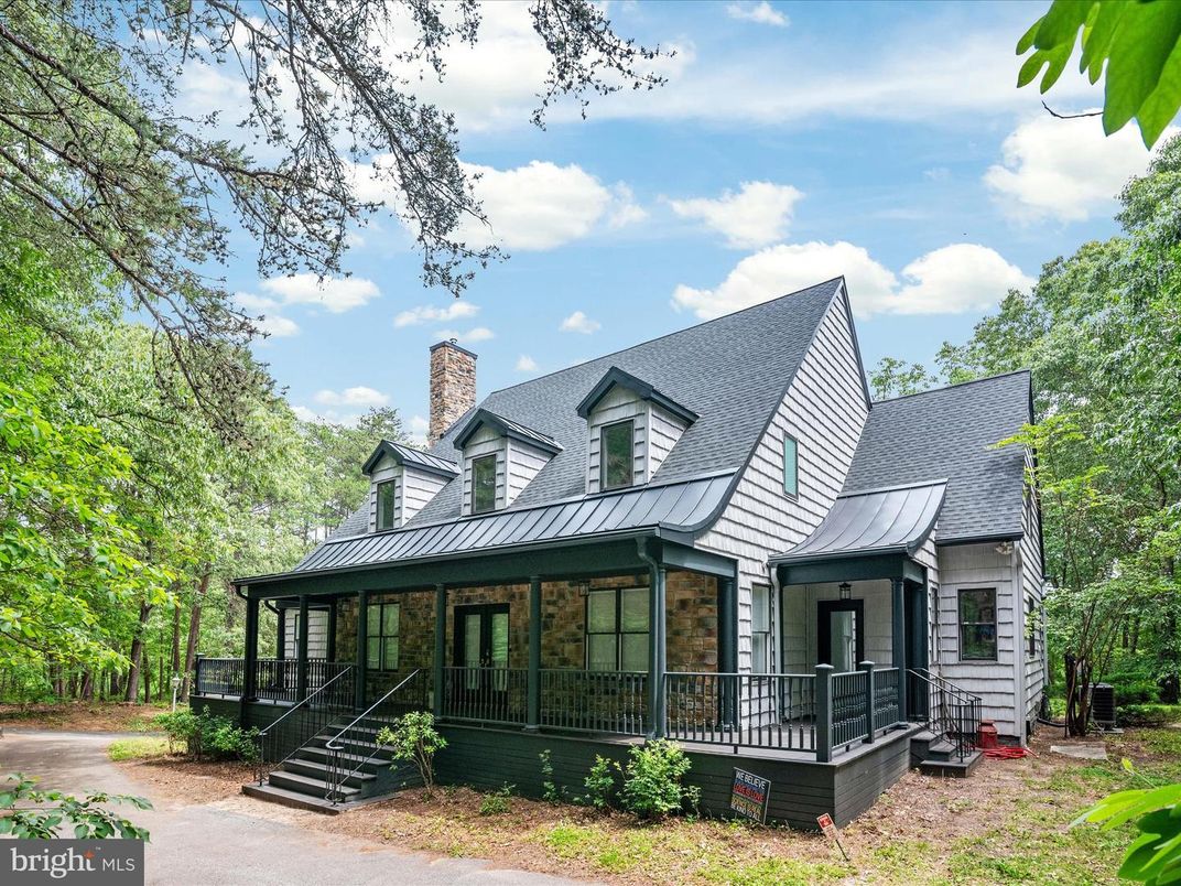 Backyard, Exterior, Facade, Cape Cod
