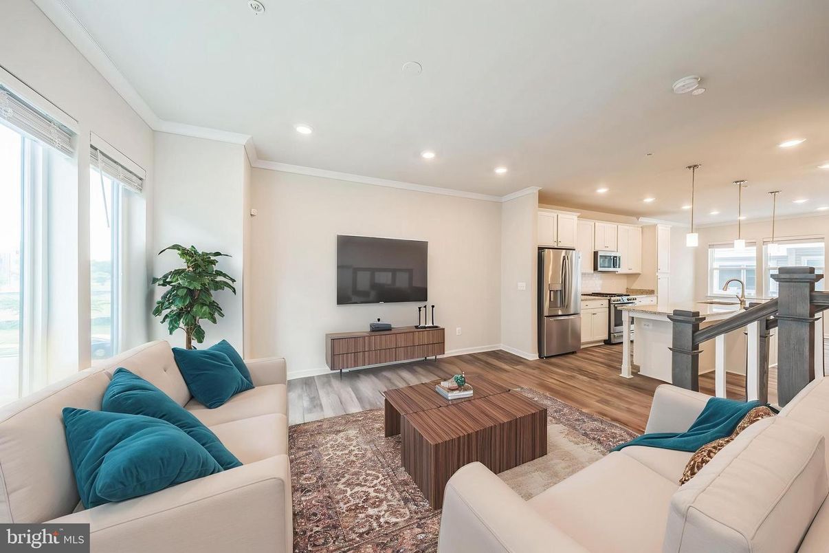 Interior, Kitchen, Living room, Pendant Lights, Recessed Lighting, Stainless Steel Appliances, Wood Texture Flooring