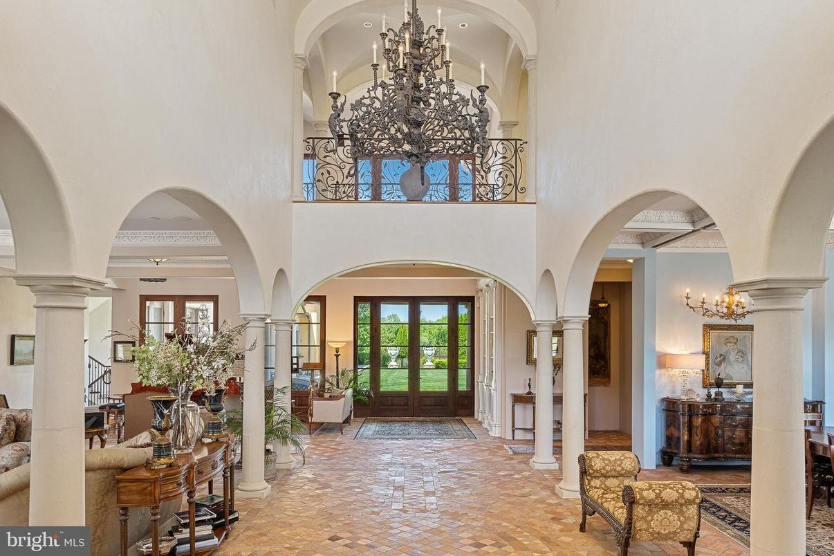 Chandelier, Interior