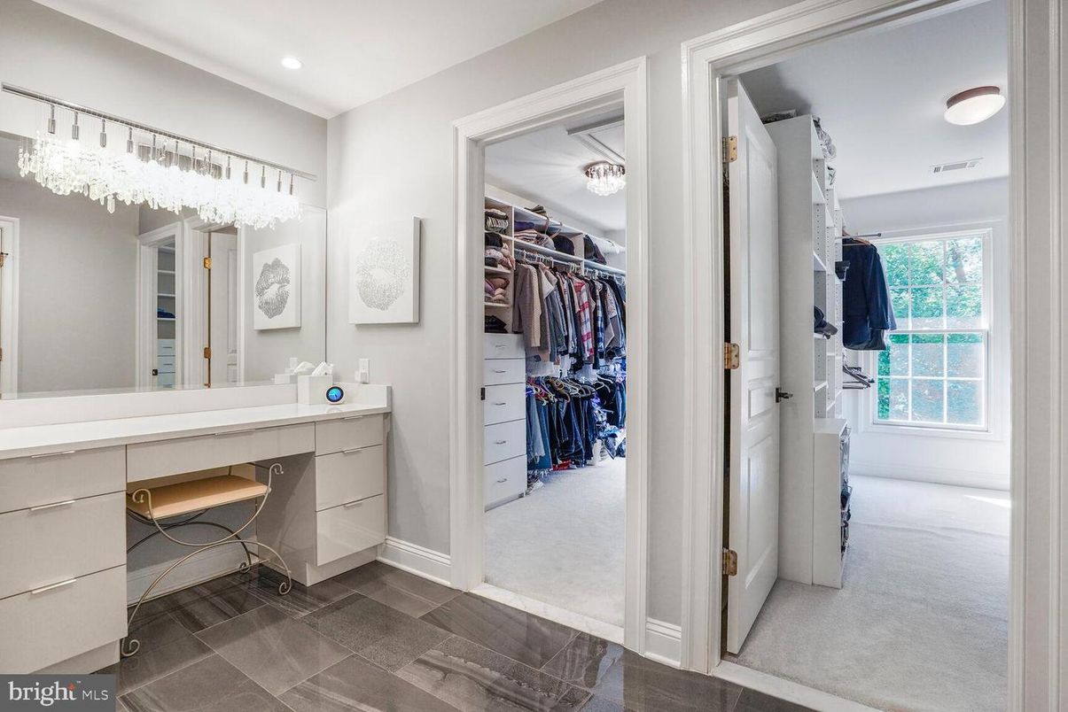 Bathroom, Interior, Recessed Lighting, Walk-in Closets