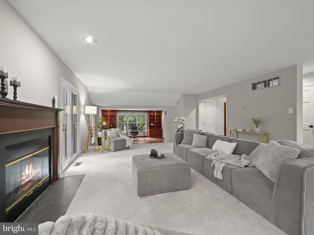 Fireplace, Interior, Living room, Recessed Lighting
