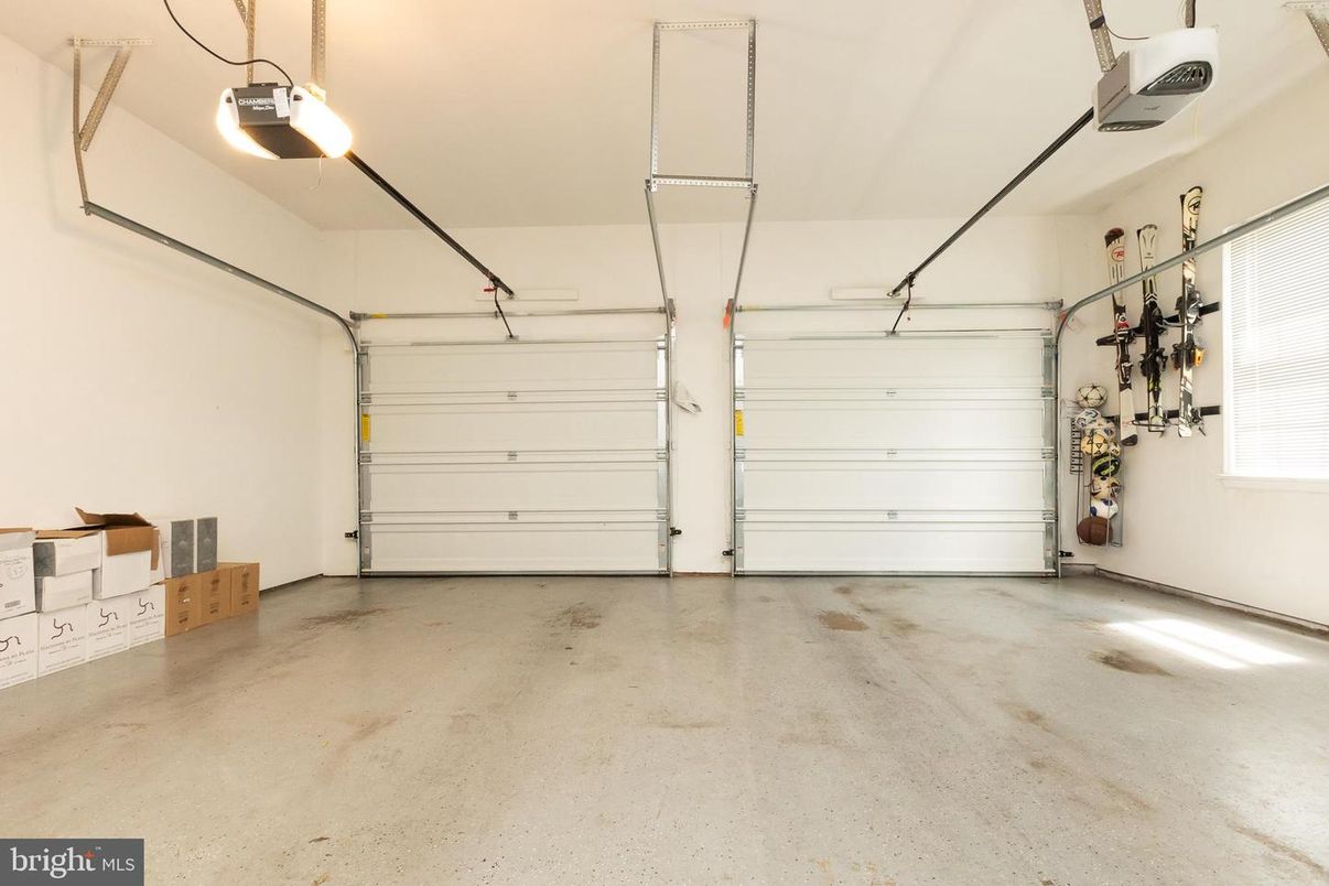 Garage, Interior
