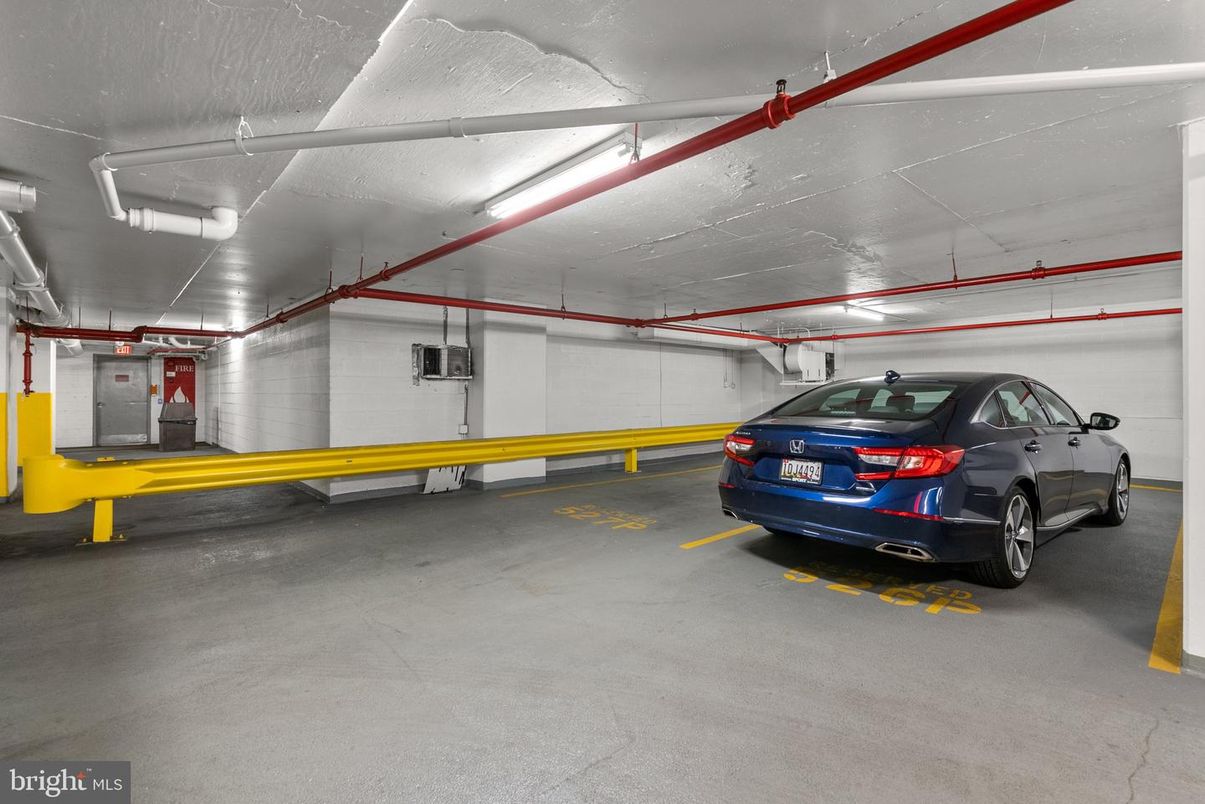 Garage, Interior
