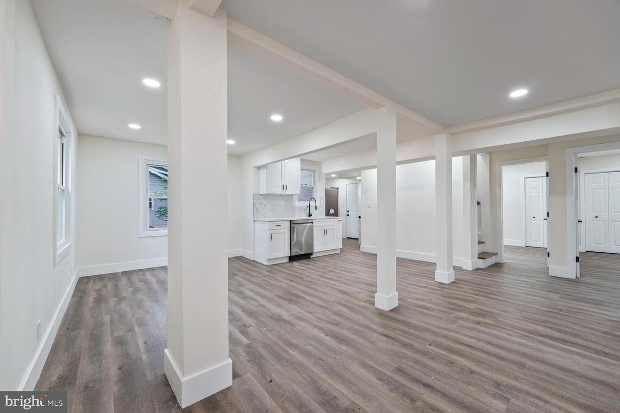 Empty room, Interior, Kitchen, Recessed Lighting, Wood Texture Flooring