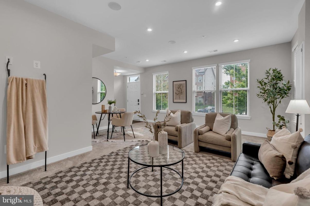 Dining room, Interior, Living room, Recessed Lighting