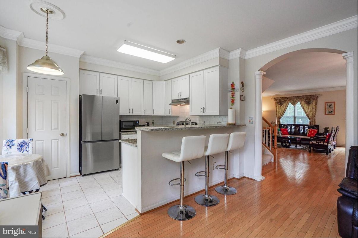 Dining room, Interior, Kitchen, Pendant Lights, Wood Texture Flooring