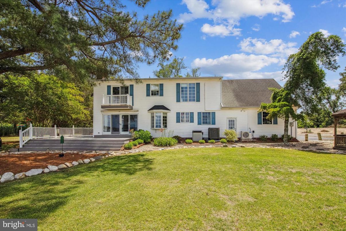 Backyard, Exterior, Facade, Georgian