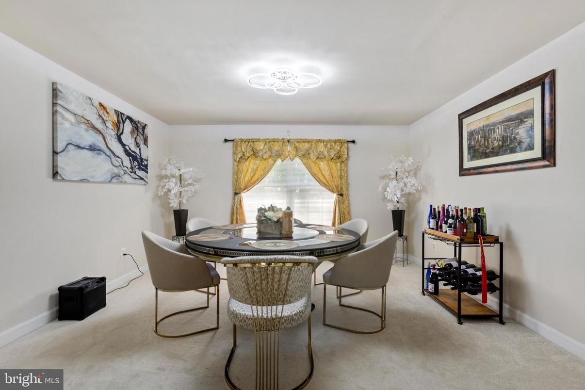 Dining room, Interior