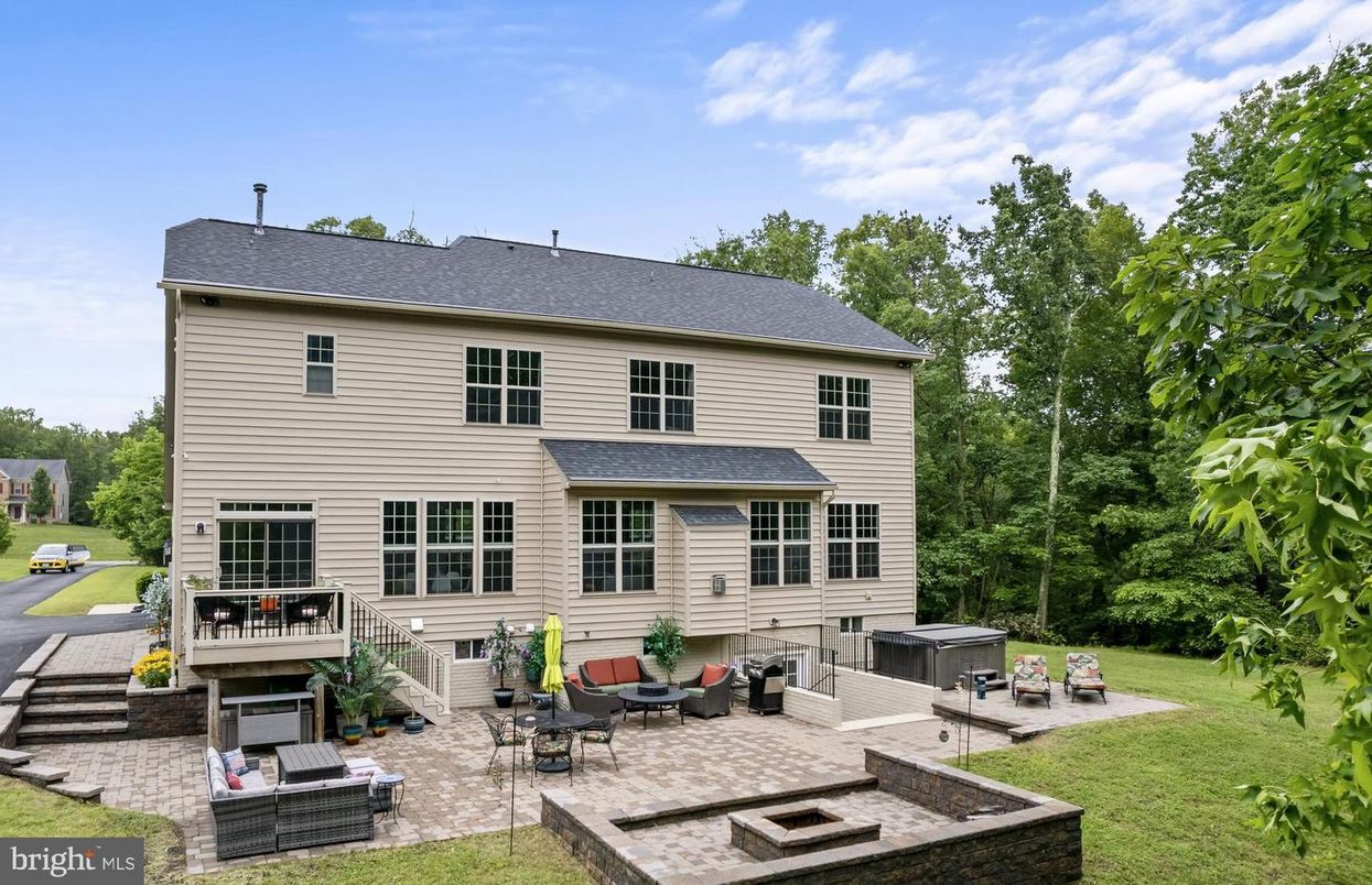 Backyard, Exterior, Hot Tub