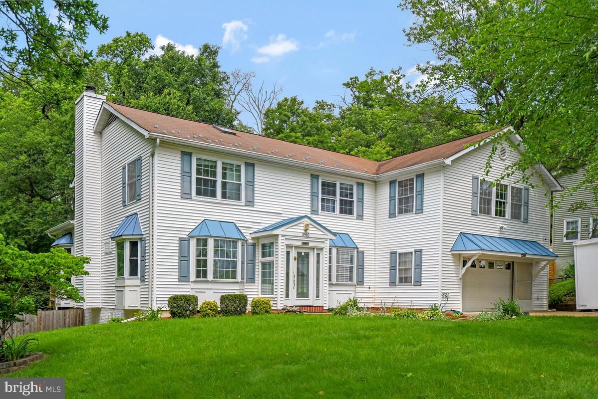 Attached, Backyard, Exterior, Facade, Georgian