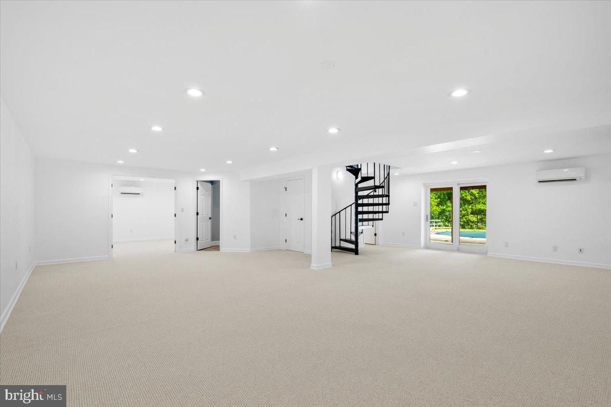 Empty room, Interior, Recessed Lighting