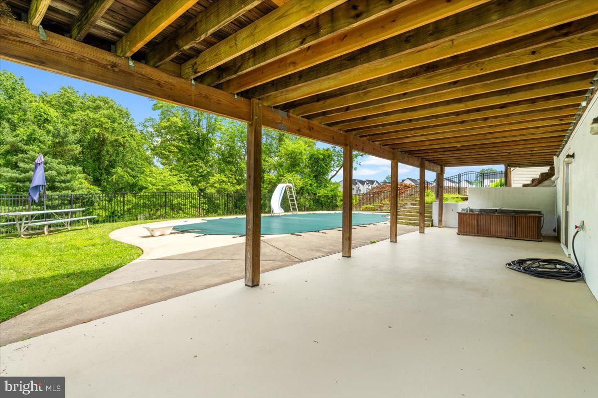 Exterior, Hot Tub, Pool
