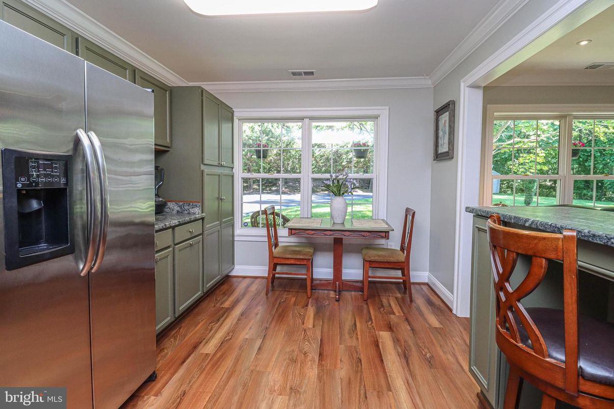 Dining room, Interior, Kitchen, Recessed Lighting, Wood Texture Flooring