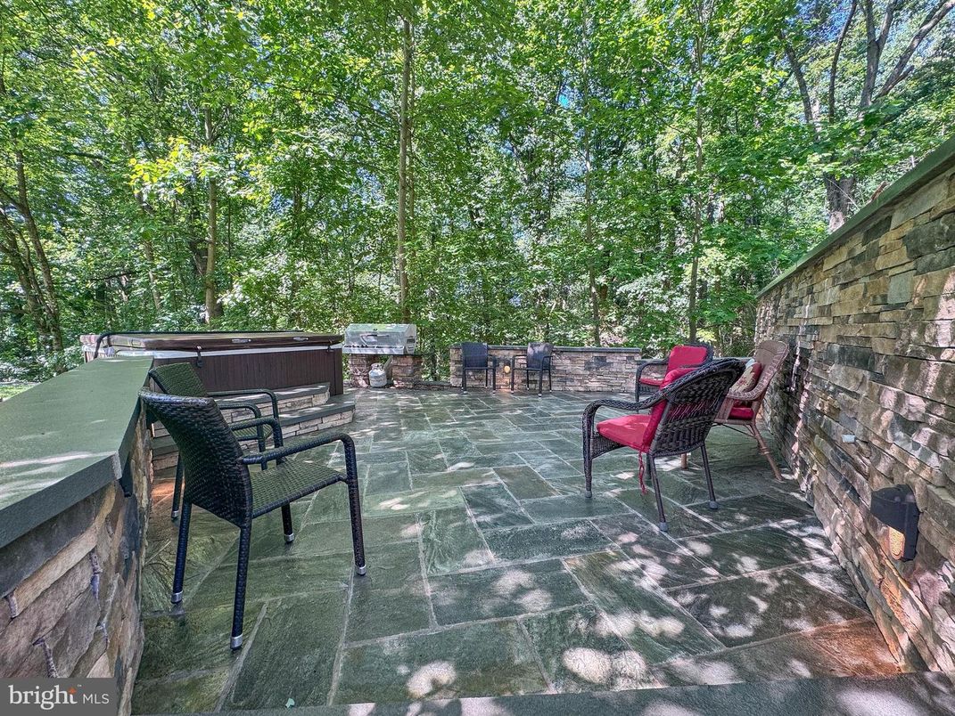 Exterior, Hot Tub