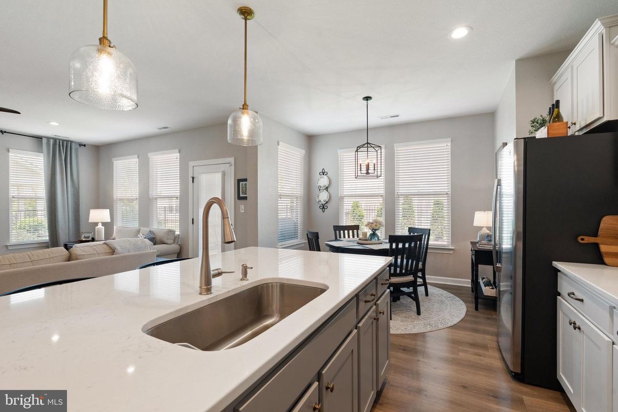 Dining room, Interior, Kitchen, Pendant Lights, Recessed Lighting, Wood Texture Flooring