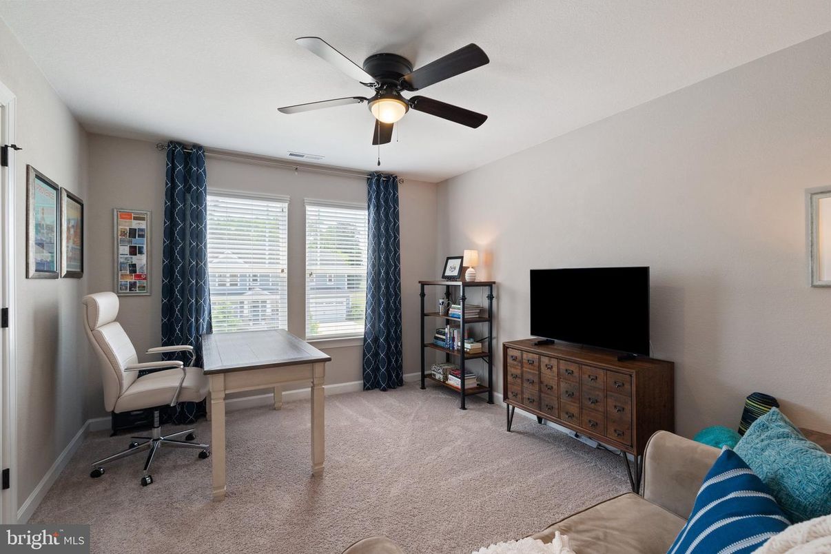 Home Office, Interior