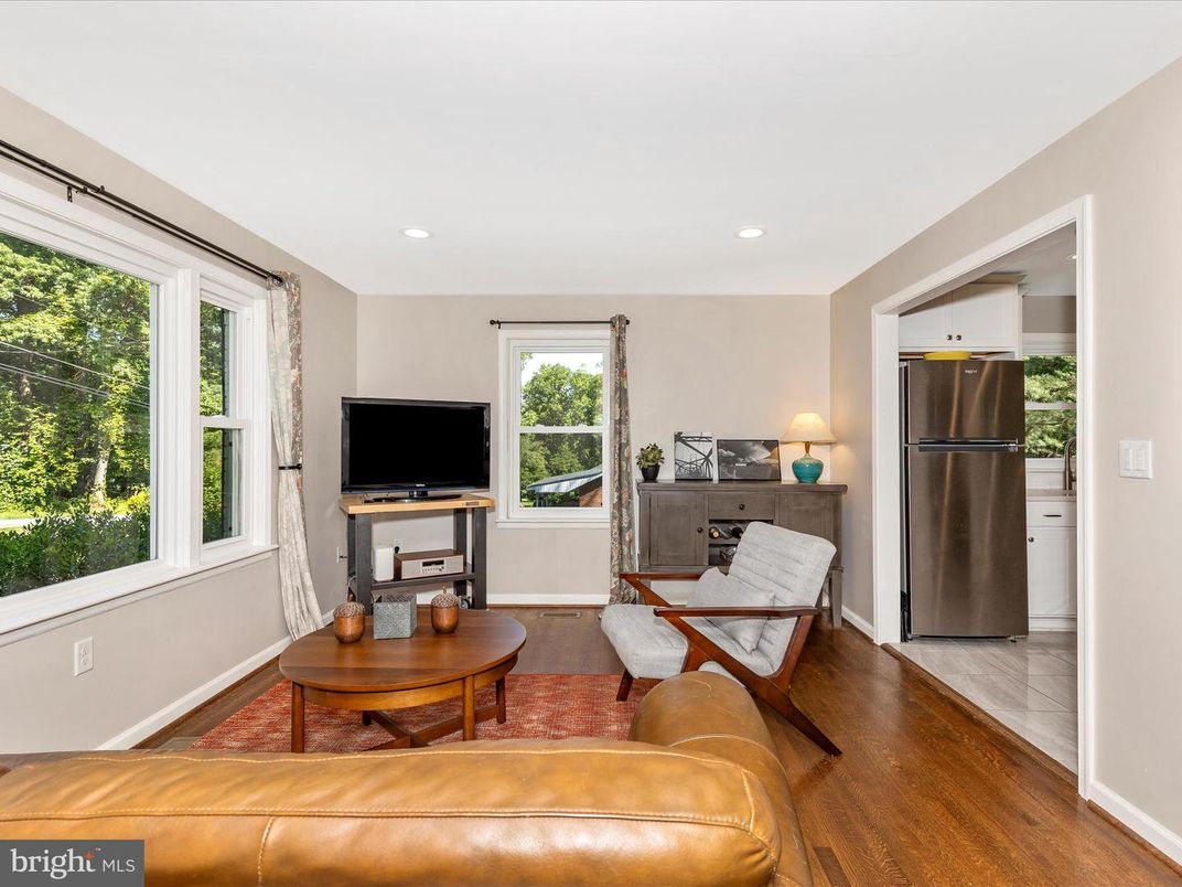 Interior, Kitchen, Living room, Recessed Lighting, Stainless Steel Appliances, Wood Texture Flooring