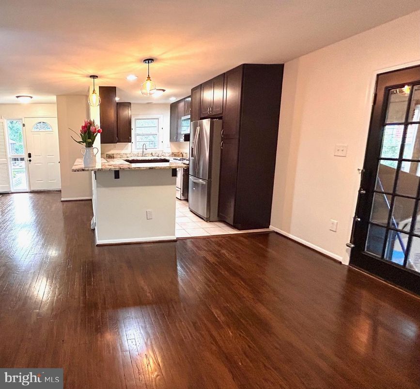 Interior, Kitchen, Pendant Lights, Wood Texture Flooring