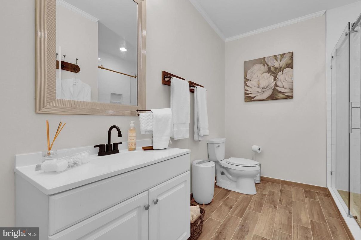 Bathroom, Interior, Recessed Lighting, Wood Texture Flooring