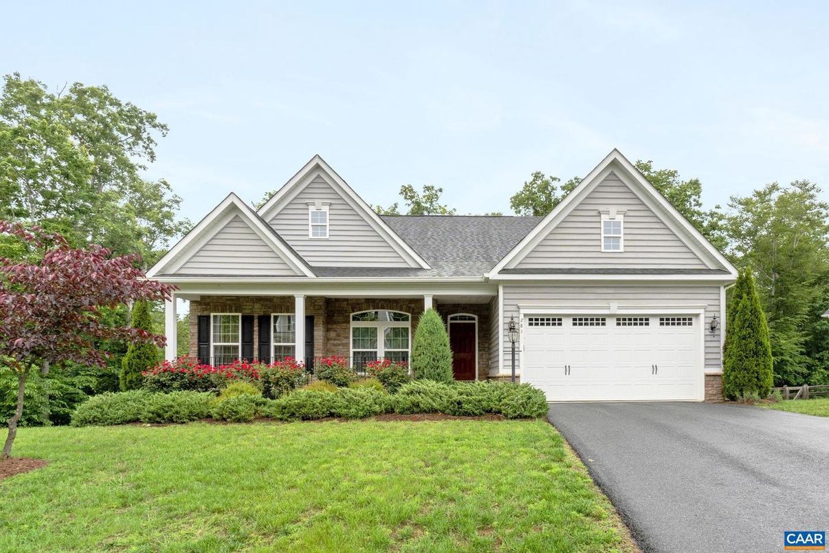 Attached, Exterior, Facade, Brick Facade, Farmhouse