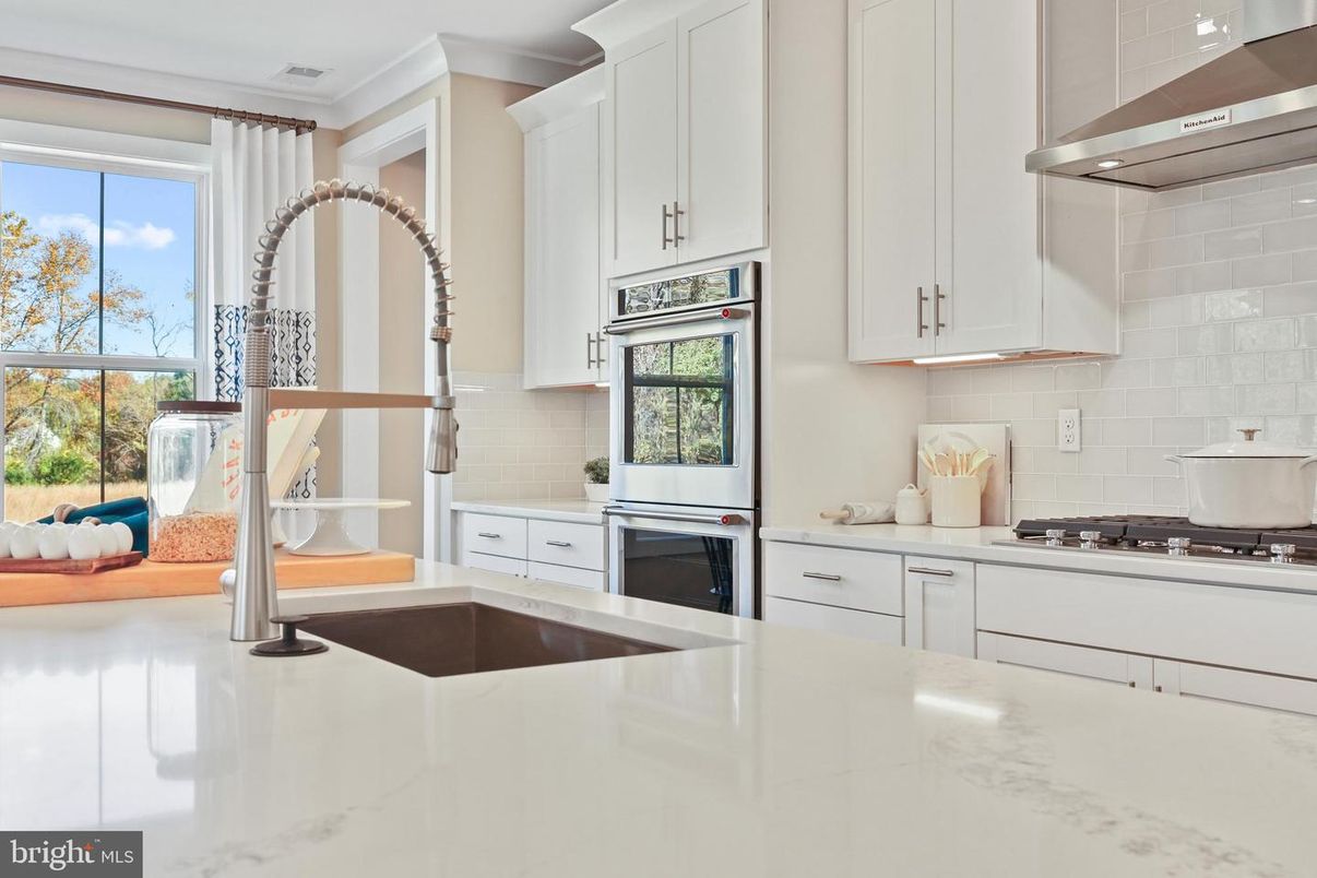 Interior, Kitchen, Stainless Steel Appliances