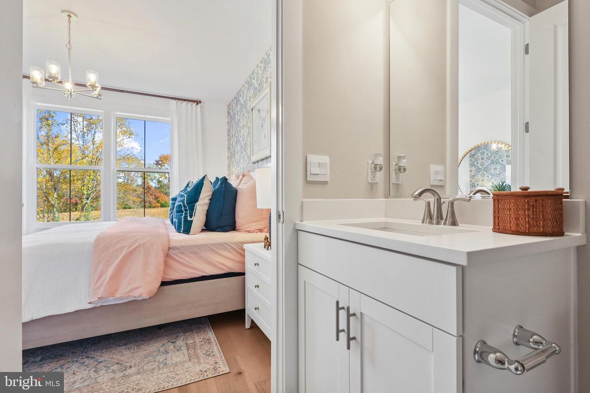 Bedroom, Interior, Pendant Lights, Wood Texture Flooring