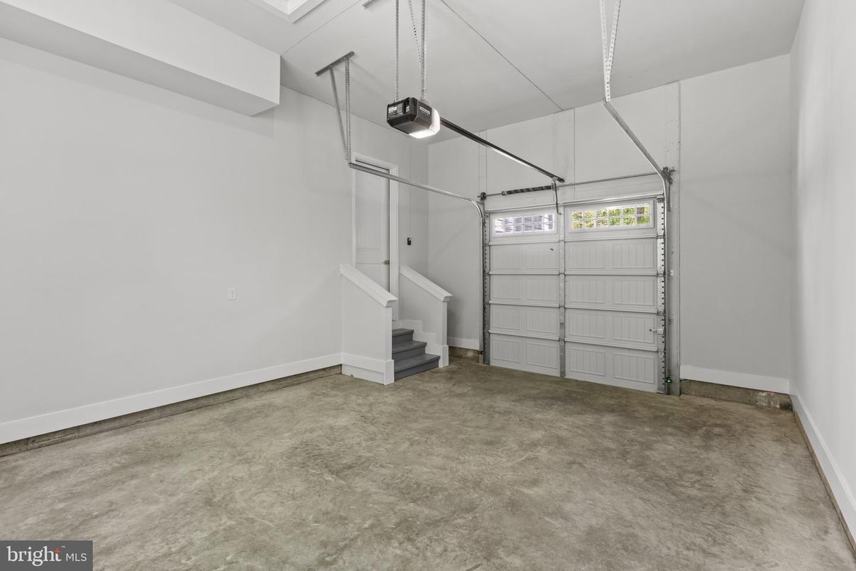 Garage, Interior